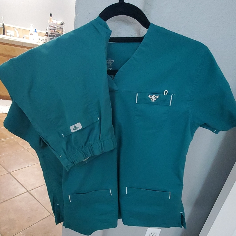 Med couture scrub set